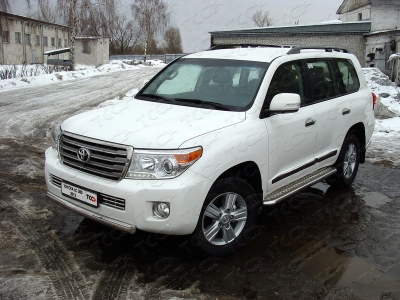 Защита передняя овальная короткая 75х42 мм ТСС для Toyota Land Cruiser 200 2012-2015