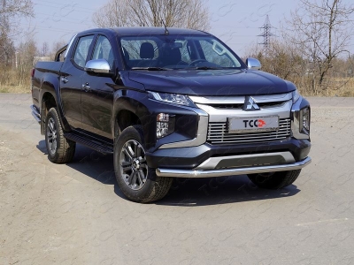 Решётка радиатора нижняя 16 мм ТСС для Mitsubishi L200 2019-2021