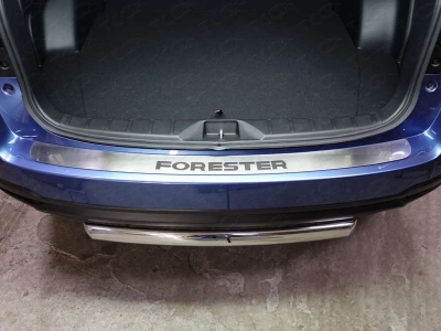 Накладка на задний бампер с надписью Forester шлифованный лист ТСС для Subaru Forester 2016-2018