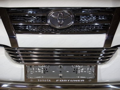 Рамка номерного знака комплект ТСС для Toyota Fortuner 2017-2020